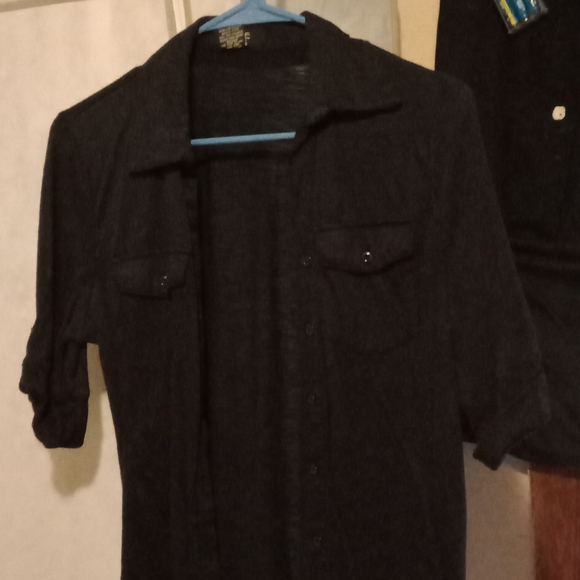 Blouses - Picture 9 of 17